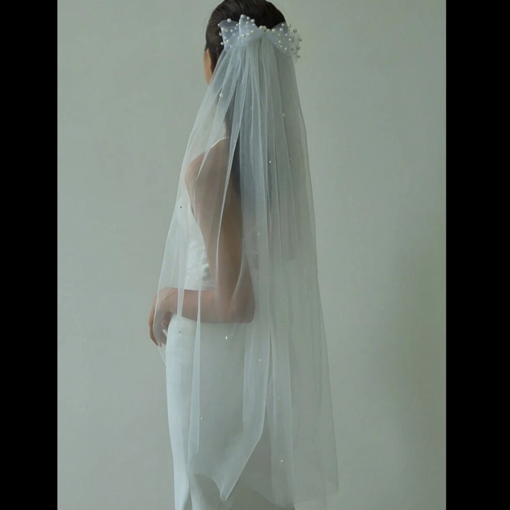 Pearl bow long veil bridal wedding boho chic